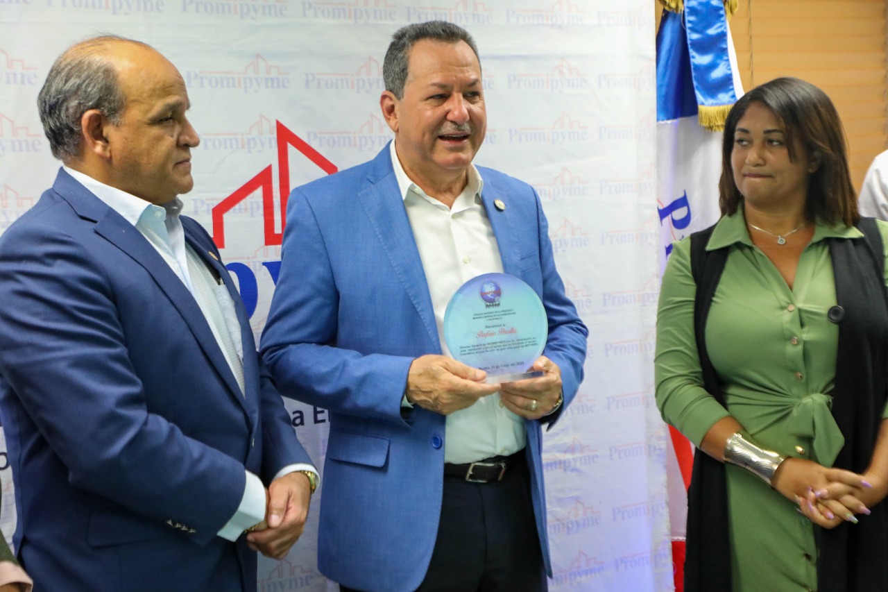 CONAMYPECO Reconoce Productiva labor de Porfirio Peralta al Frente de Promipyme